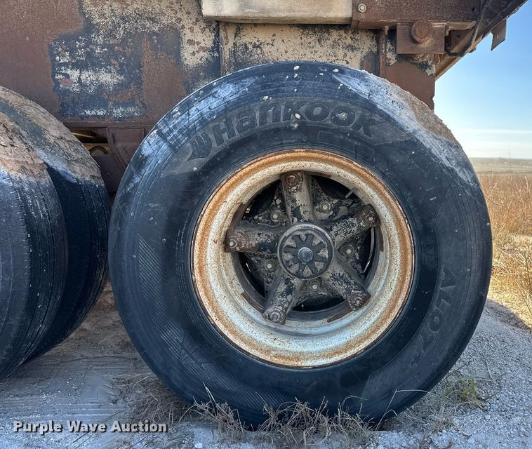 image for item ER8366 2009 end dump trailer