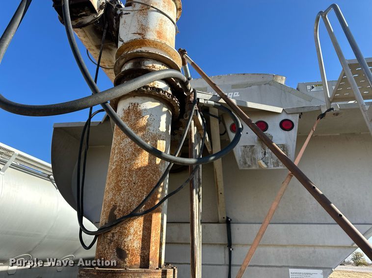 image for item ER8399 2006 Sudenga feed delivery trailer