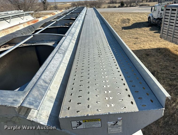 image for item ER8399 2006 Sudenga feed delivery trailer