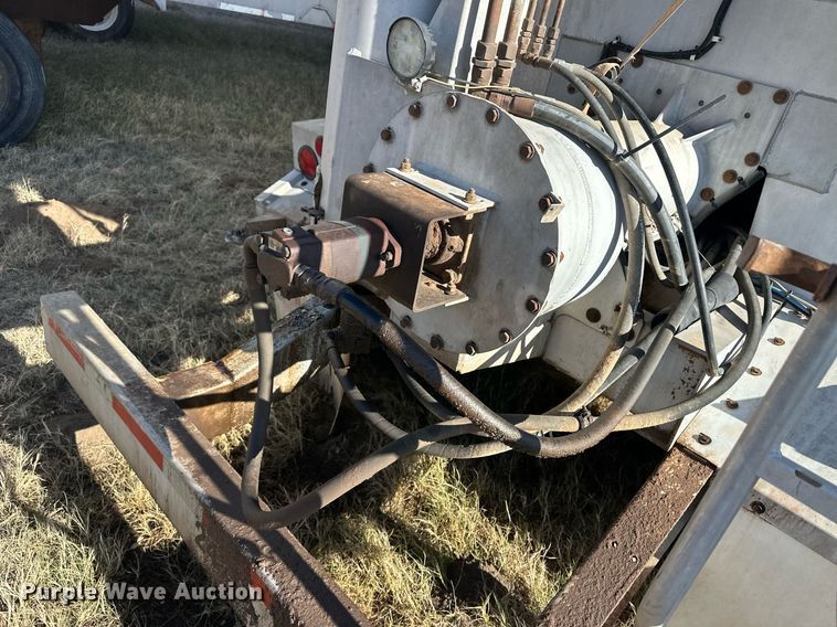 image for item ER8399 2006 Sudenga feed delivery trailer