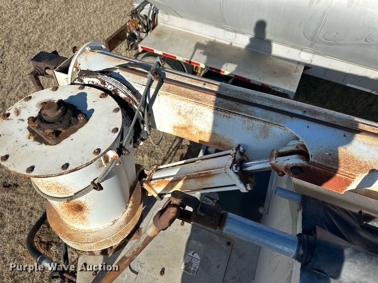 image for item ER8399 2006 Sudenga feed delivery trailer