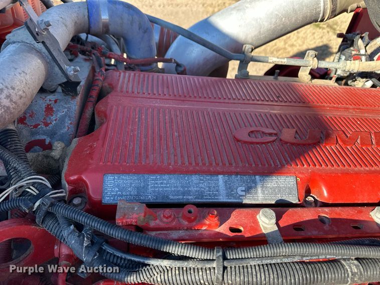 image for item ER8429 2014 Peterbilt 386 semi truck