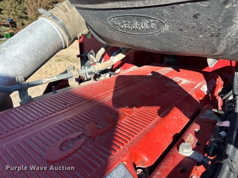 image for item ER8429 2014 Peterbilt 386 semi truck