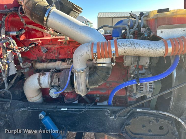 image for item ER8429 2014 Peterbilt 386 semi truck