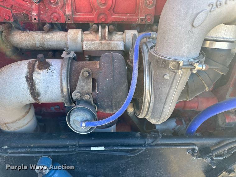 image for item ER8429 2014 Peterbilt 386 semi truck