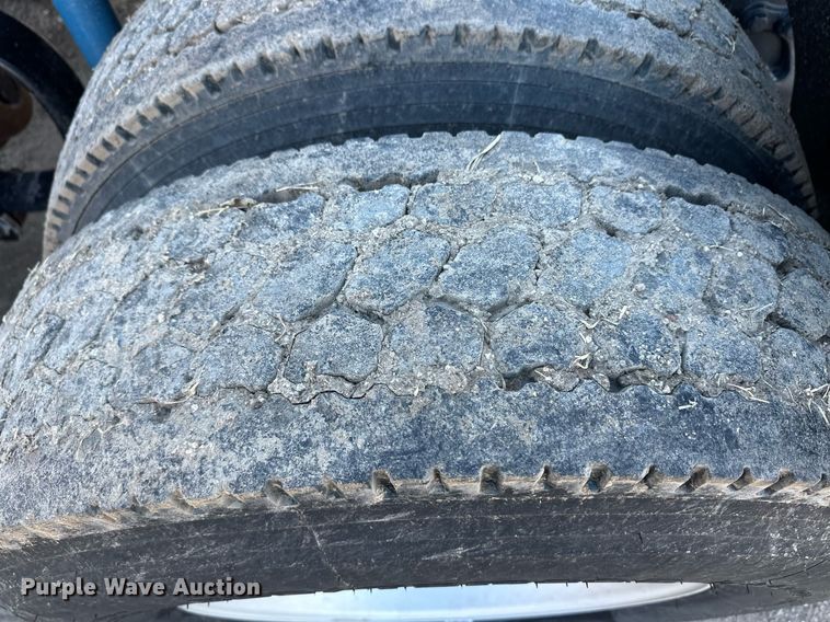 image for item ER8429 2014 Peterbilt 386 semi truck