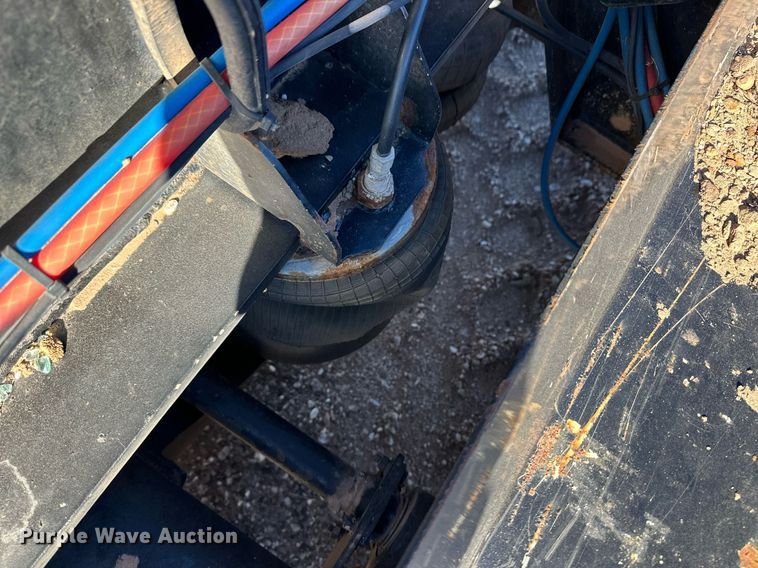 image for item ER8447 2020 Kaufman lowboy equipment trailer