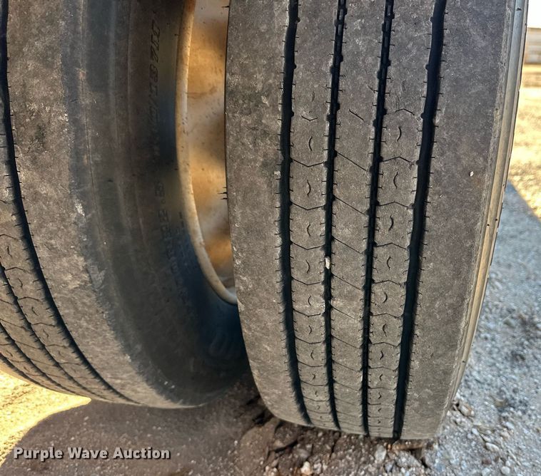 image for item ER8447 2020 Kaufman lowboy equipment trailer