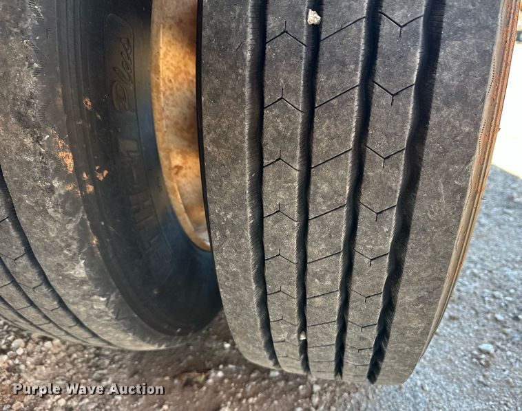 image for item ER8447 2020 Kaufman lowboy equipment trailer