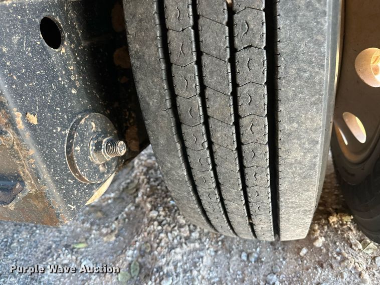 image for item ER8447 2020 Kaufman lowboy equipment trailer