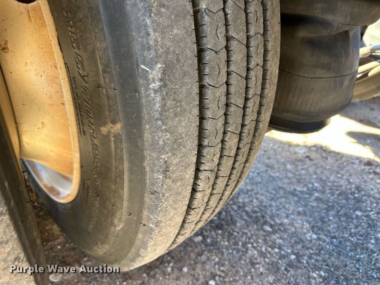 image for item ER8447 2020 Kaufman lowboy equipment trailer