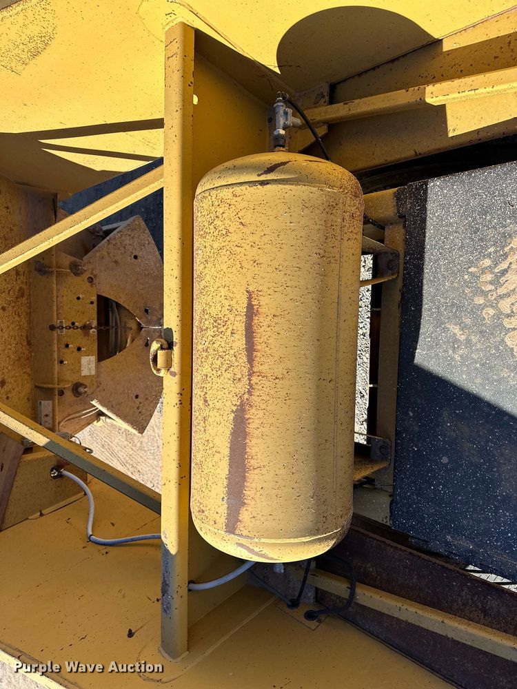 image for item ER8449 1995 Load King bottom dump trailer