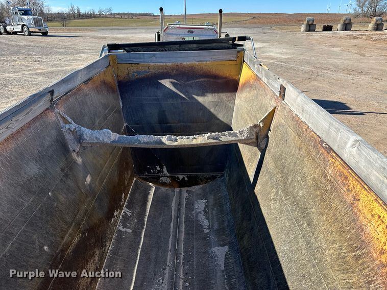 image for item ER8449 1995 Load King bottom dump trailer