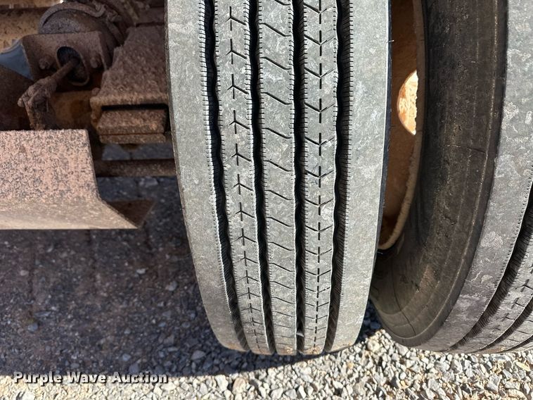 image for item ER8449 1995 Load King bottom dump trailer