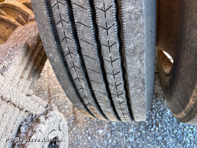 image for item ER8449 1995 Load King bottom dump trailer