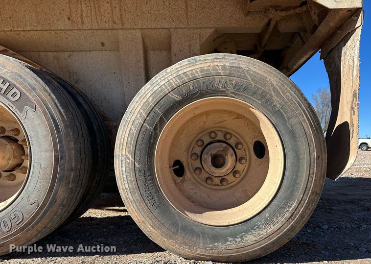 image for item ER8450 2018 Mac end dump trailer