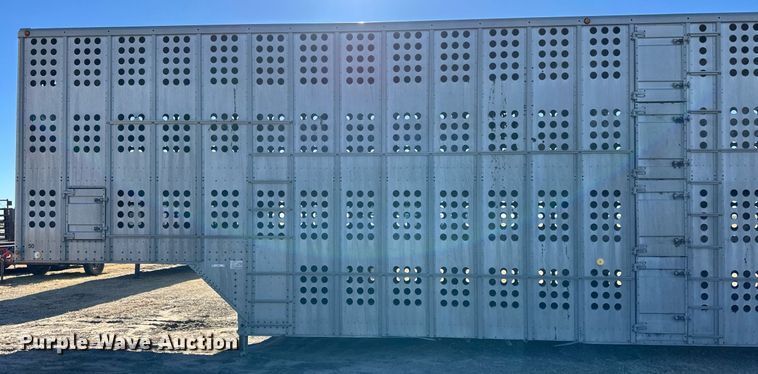 image for item ER8458 1986 Merritt livestock trailer