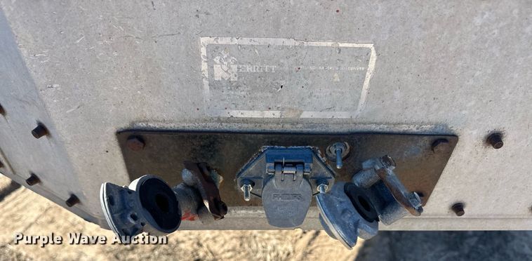 image for item ER8458 1986 Merritt livestock trailer