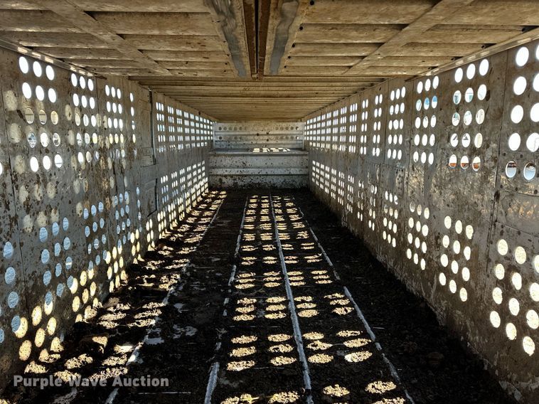 image for item ER8458 1986 Merritt livestock trailer