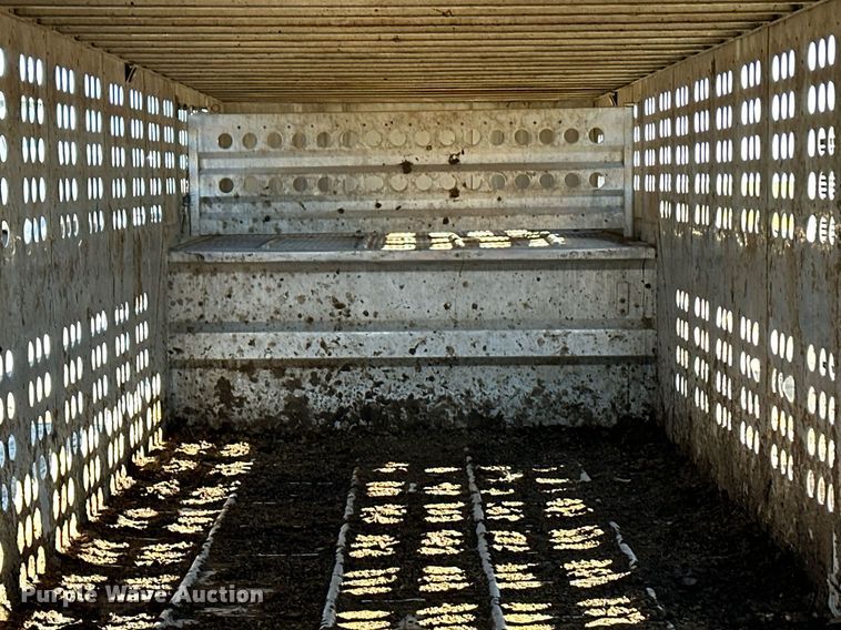 image for item ER8458 1986 Merritt livestock trailer