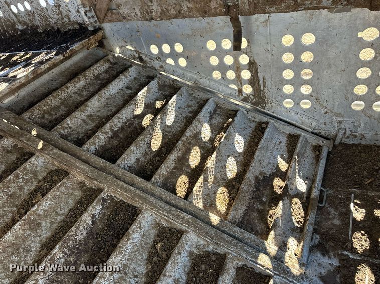 image for item ER8458 1986 Merritt livestock trailer