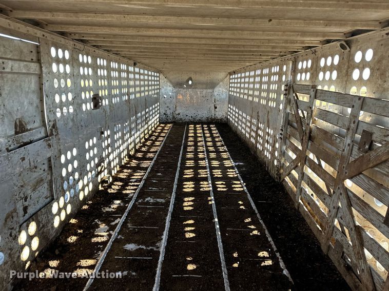 image for item ER8458 1986 Merritt livestock trailer