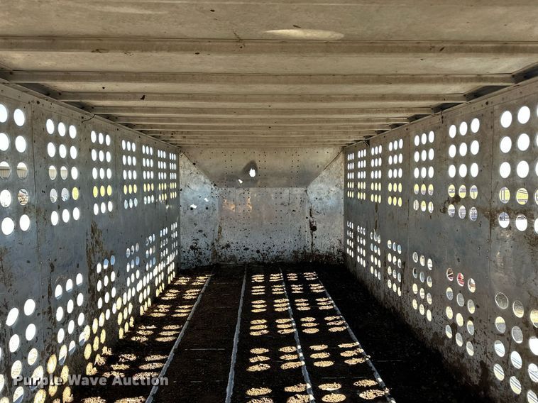 image for item ER8458 1986 Merritt livestock trailer