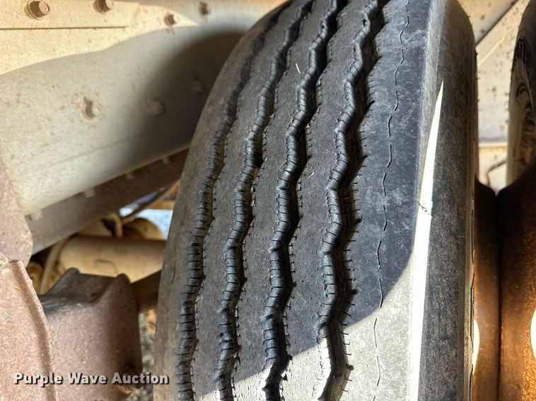 image for item ER8458 1986 Merritt livestock trailer