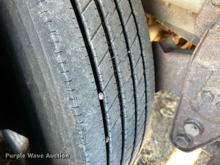 image for item ER8458 1986 Merritt livestock trailer