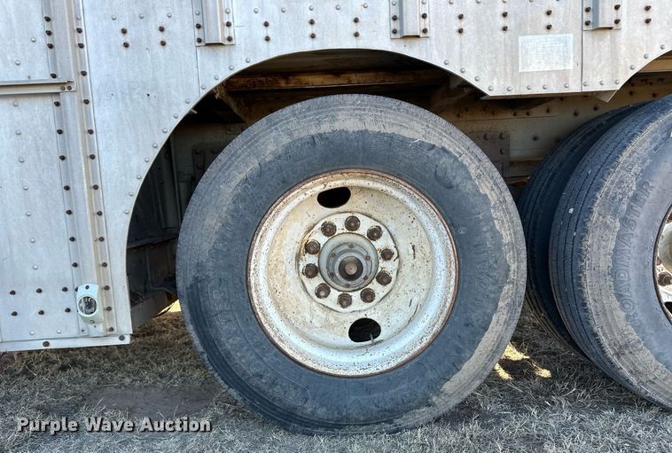 image for item ER8458 1986 Merritt livestock trailer