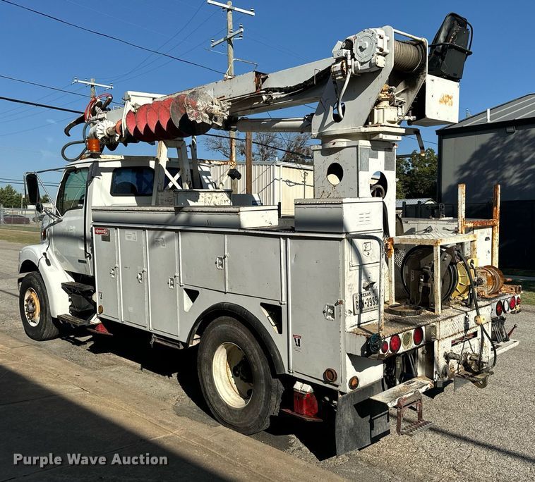 image for item IE9148 2001 Sterling digger derrick truck