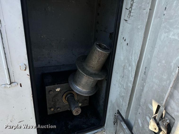 image for item IE9148 2001 Sterling digger derrick truck