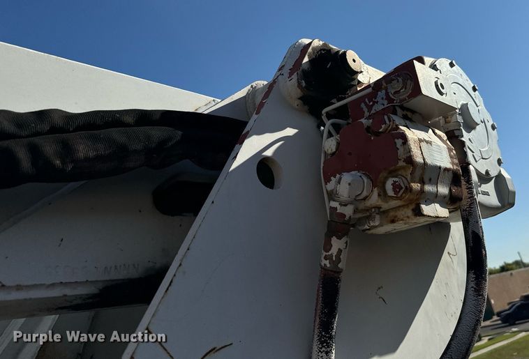 image for item IE9148 2001 Sterling digger derrick truck