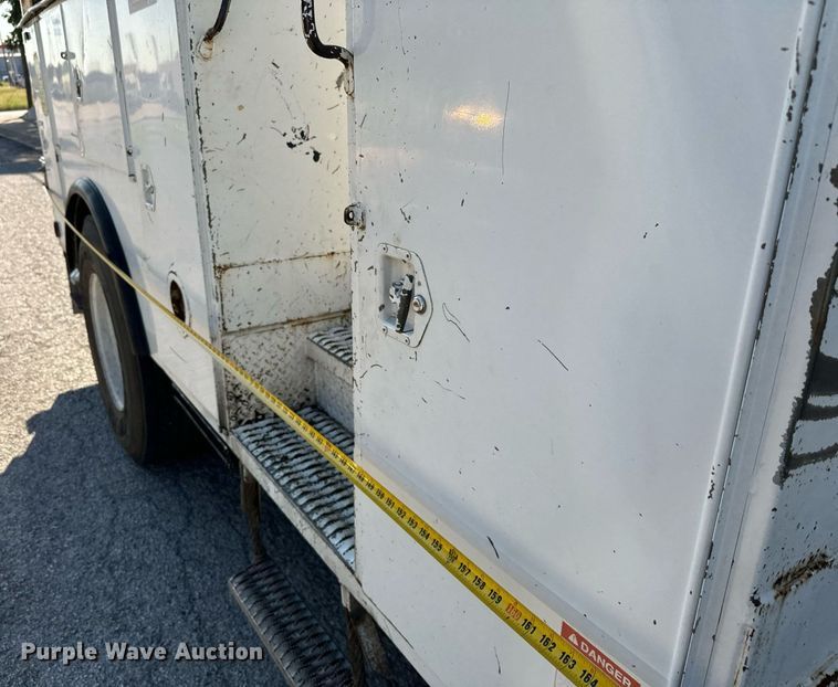 image for item IE9148 2001 Sterling digger derrick truck