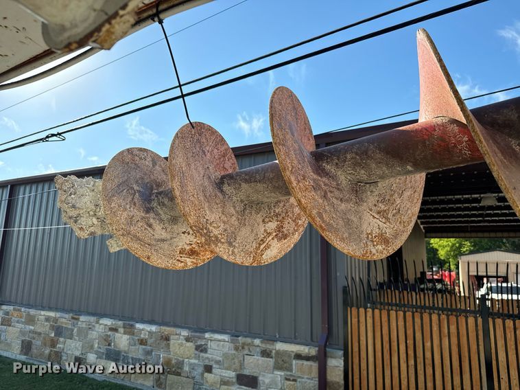 image for item IE9148 2001 Sterling digger derrick truck