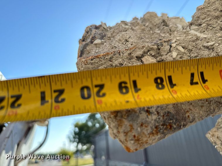 image for item IE9148 2001 Sterling digger derrick truck