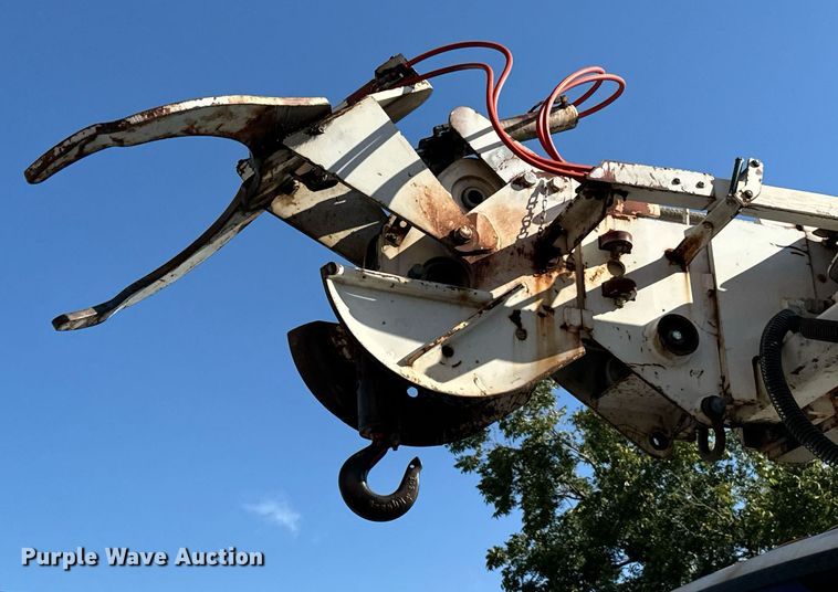 image for item IE9148 2001 Sterling digger derrick truck