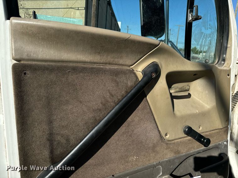 image for item IE9148 2001 Sterling digger derrick truck