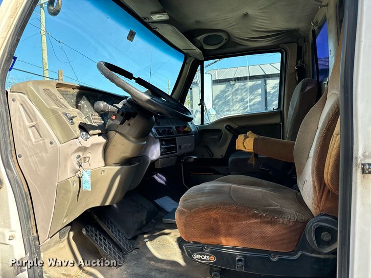 image for item IE9148 2001 Sterling digger derrick truck