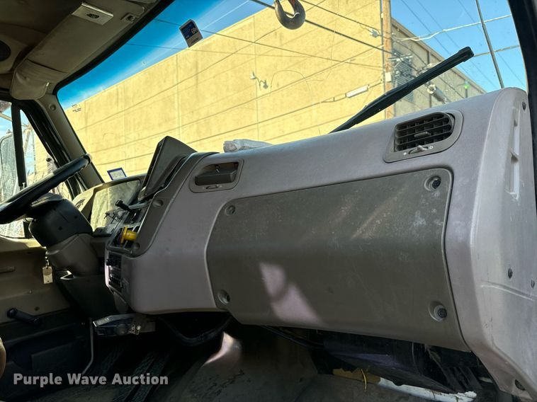 image for item IE9148 2001 Sterling digger derrick truck