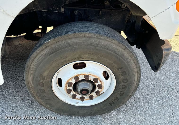 image for item IE9148 2001 Sterling digger derrick truck