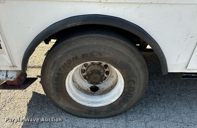 image for item IE9148 2001 Sterling digger derrick truck