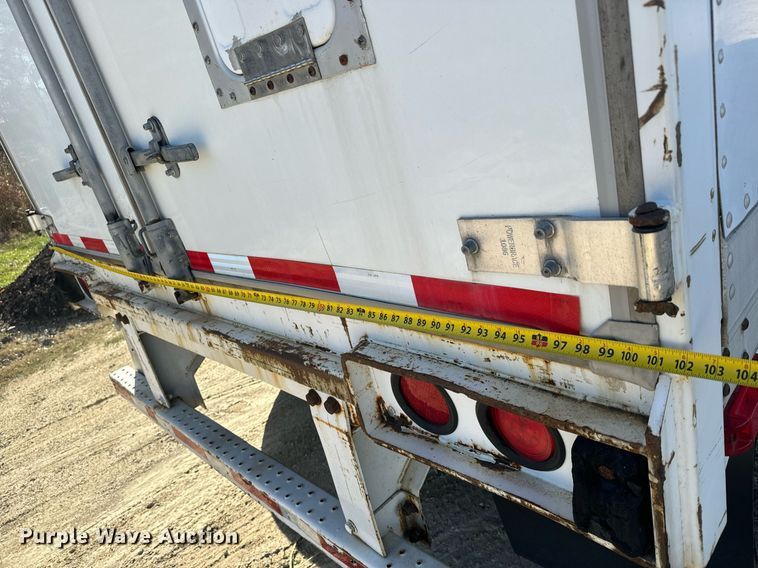 image for item LH9308 2005 Stoughton  AVW-535T-S-C-AR dry van trailer