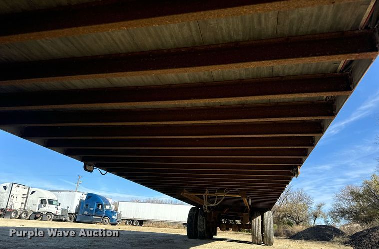 image for item LH9308 2005 Stoughton  AVW-535T-S-C-AR dry van trailer