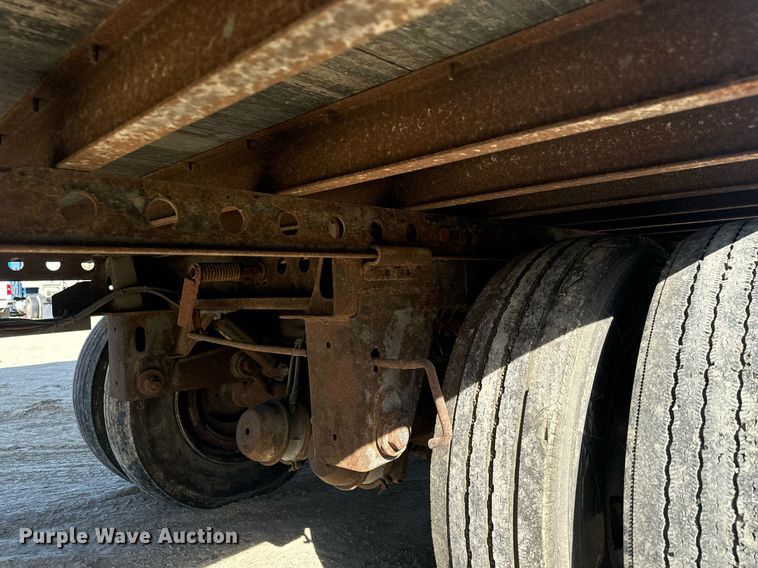 image for item LH9308 2005 Stoughton  AVW-535T-S-C-AR dry van trailer