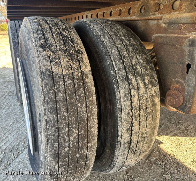 image for item LH9308 2005 Stoughton  AVW-535T-S-C-AR dry van trailer