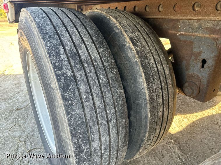 image for item LH9308 2005 Stoughton  AVW-535T-S-C-AR dry van trailer