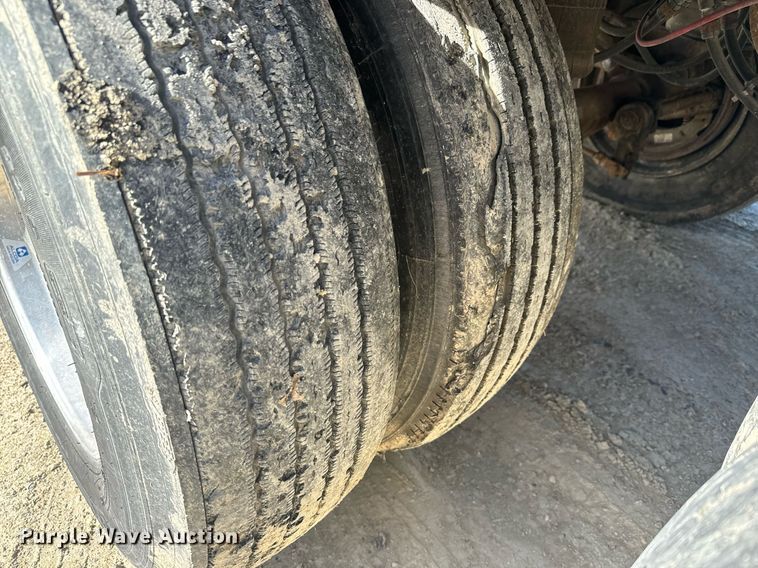 image for item LH9308 2005 Stoughton  AVW-535T-S-C-AR dry van trailer