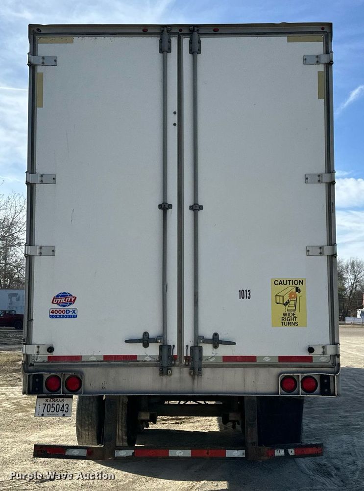 image for item LH9311 2013 Utility  4000D-X  dry van trailer