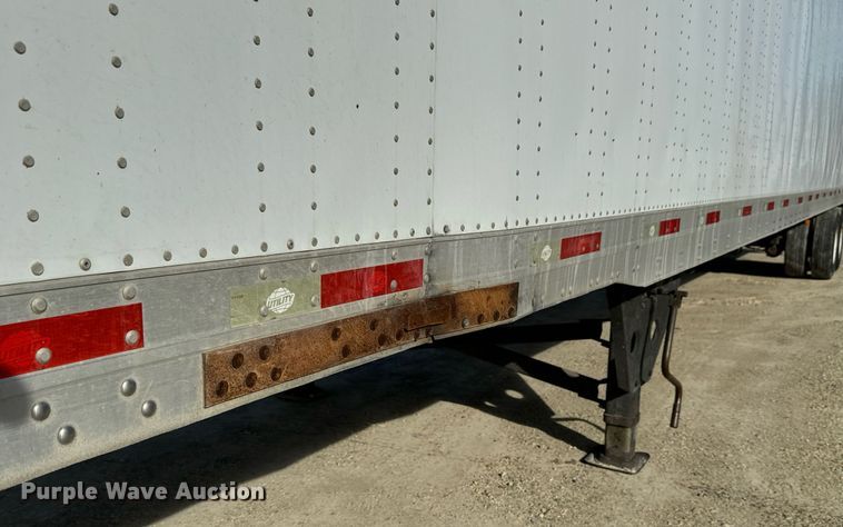 image for item LH9311 2013 Utility  4000D-X  dry van trailer